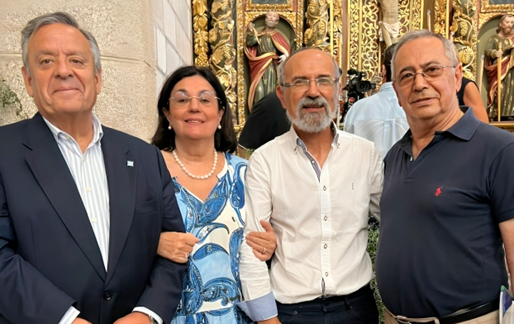 Julio Ancochea, presidente de Asomega; Aurora Sotelo, médico de San Xoan de Río que ejerce en Barcelona; Carlos Diéguez, investigador de la misma localidad ourensana y ganador del Premio Nóvoa Santos de Asomega en 2013; y José Manuel Lage, director del Museo do Médico Rural.