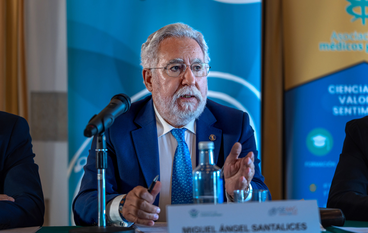 Miguel Santalices, presidente del Parlamento de Galicia.