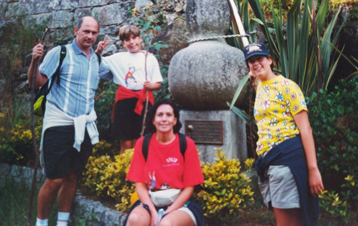 El doctor con su familia de niño haciendo el Camino de Santiago