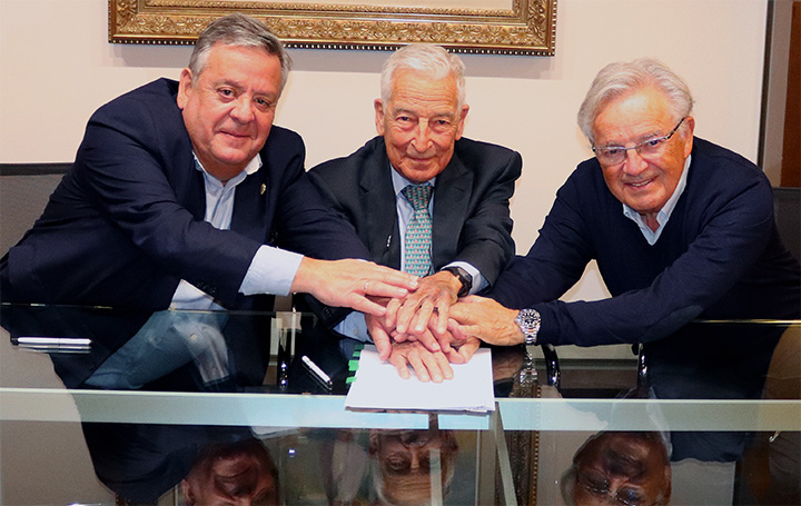 Firma del acuerdo por el que se crea la Fundación del Museo do Médico Rural