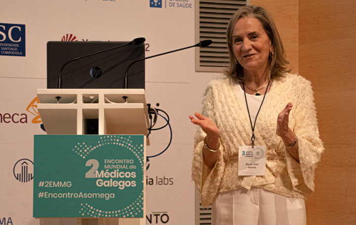 María José Alonso en el acto de clausura del II Encontro Mundial de Médicos Galegos