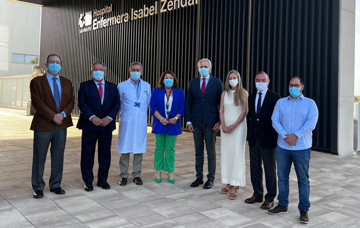 Los organizadores del encuentro sobre las UCRI con el consejero de Sanidad de la Comunidad de Madrid.