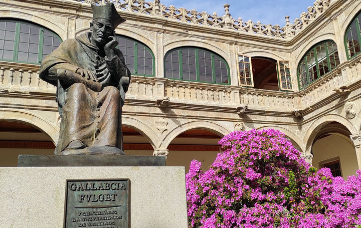 Claustro del Palacio de Fonseca de la Universidad de Santiago