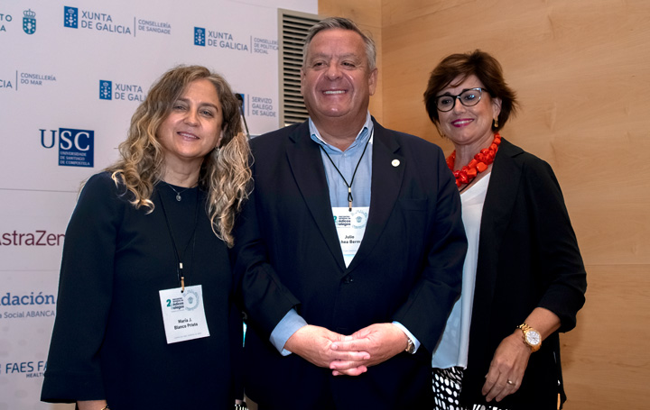 María Blanco, Julio Ancochea y Ana Fernández-Tejeiro, los tres triveses de Asomega en el pasado Encontro Mundial de Médicos Galegos.