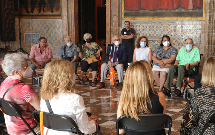Imagen de la visita que RespirArte realizó al Palau de la Generalitat Valenciana.