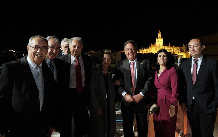 El presidente de Asomega, Julio Ancochea, con otros consejeros de PSN en Sevilla.