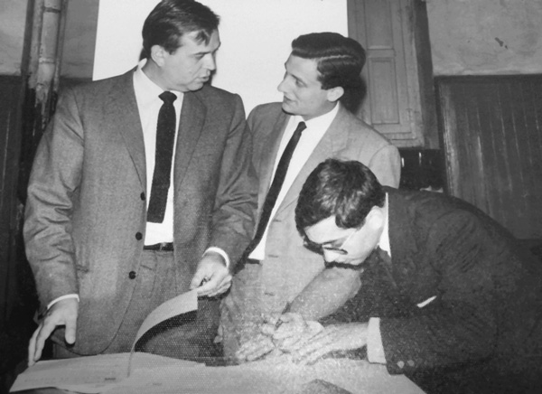Firmando las actas tras la lectura de las tesis doctorales de los doctores Antonio Bascarán y Julián García Sánchez el 30 de junio de 1966.