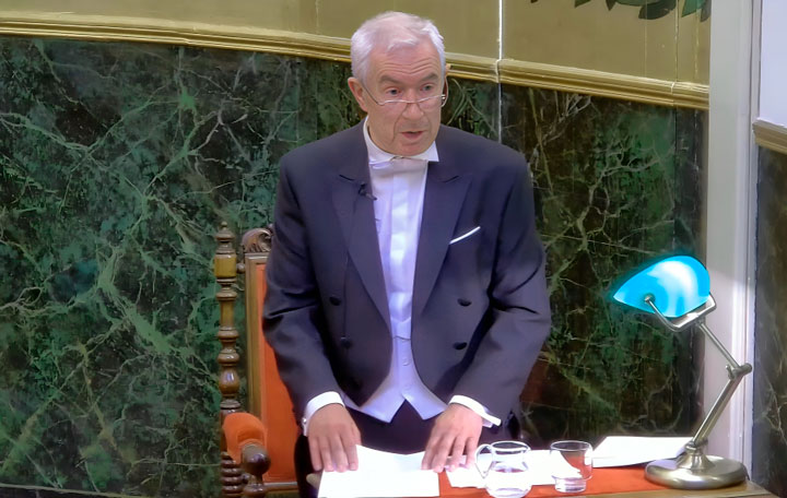 Emilio Bouza durante su intervención.