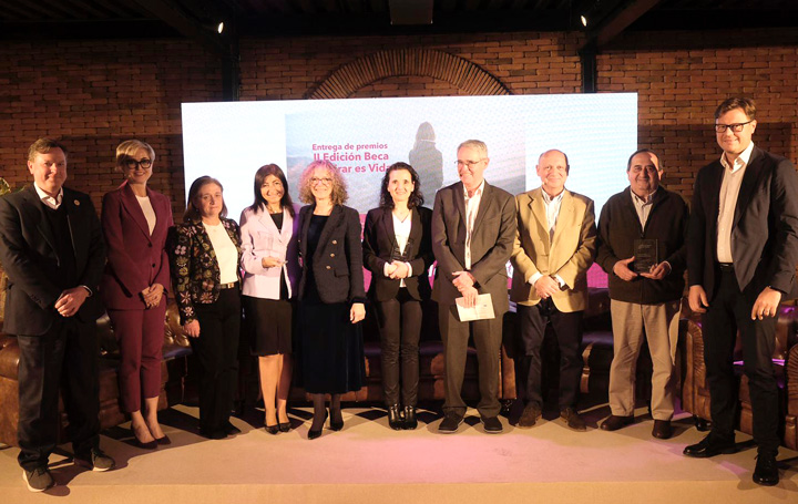 Ganadores y miembros del jurado.