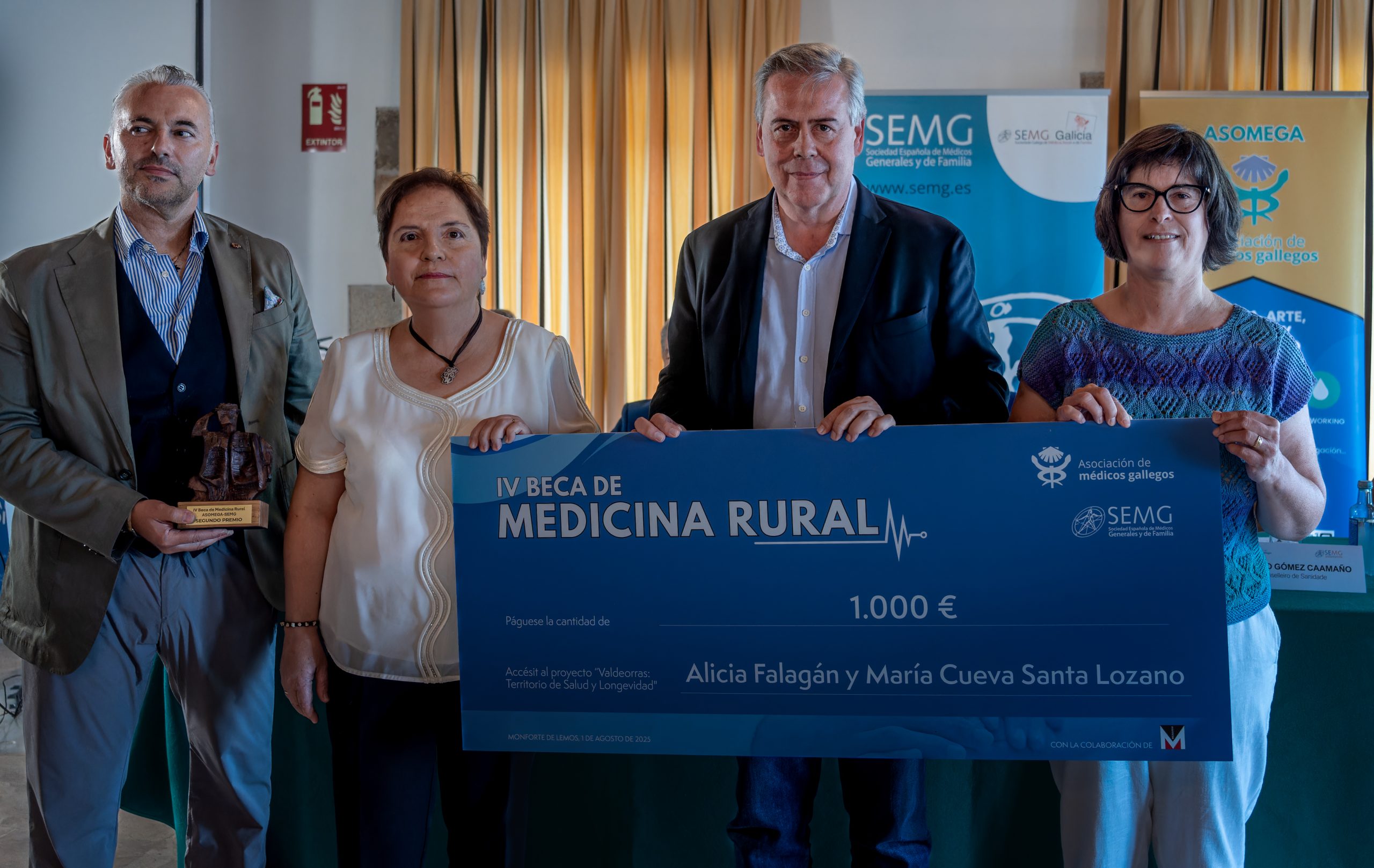 Alberto Cipolla, de Menarini España; Alicia Falagán, del Centro de Salud de A Rúa; Antonio Gómez Caamaño, conselleiro de Sanidade de la Xunta de Galicia; y María Lozano, del Centro de Salud de Vilamartín.