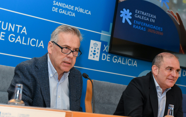 El conselleiro de Sanidade, Antonio Gómez Caamaño, y el director xeral de Asistencia Sanitaria do Servizo Galego de Saúde, Alfredo Silva.