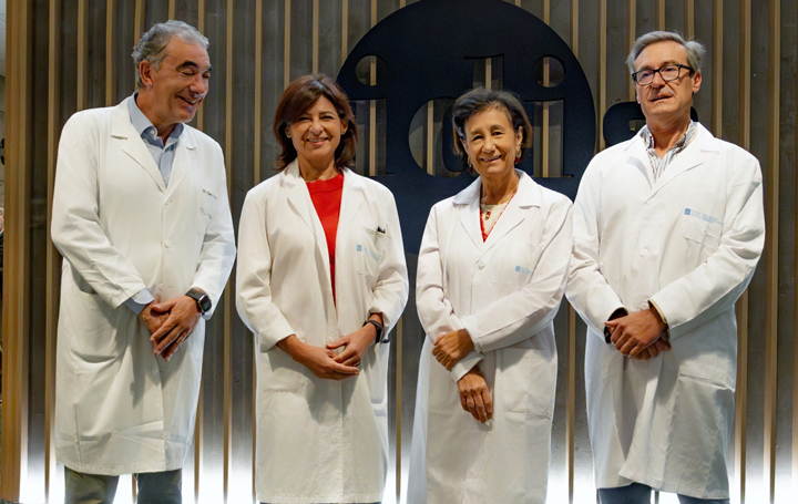 Juan Sánchez Castro, jefe de Servicio del Centro de Atención Primaria de A Estrada; Mar Calvo Malvar, especialista en Análisis Clínicos del Hospital Clínico Universitario de Santiago; Carmen Fernández Merino, Médico de Familia en el Centro de Atención Primaria de A Estrada; y Francisco Gude Sampedro, Médico de Familia en el Centro de Atención Primaria Concepción Arenal y coordinador del Área de Plataformas y Metodología del IDIS.