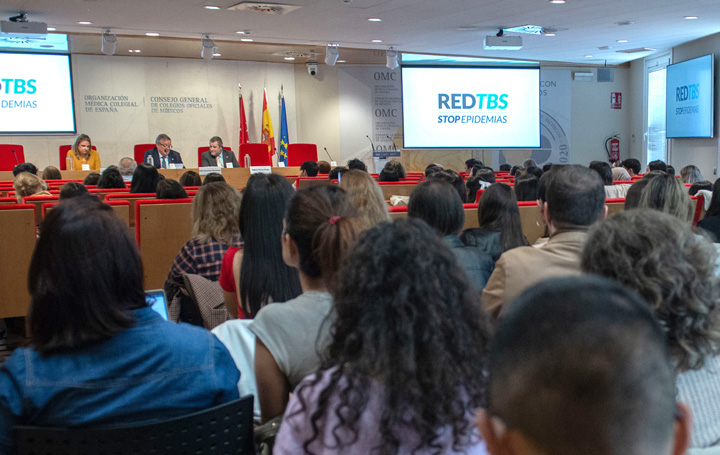 Momento de la intervención de Julio Ancochea en la inauguración de la 12ª Jornada de Actualización de la Red TBS - Stop Epidemias.