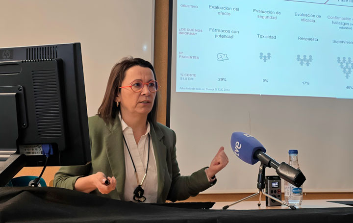 La oncóloga Isaura Fernández fue una de las ponentes de la jornada.