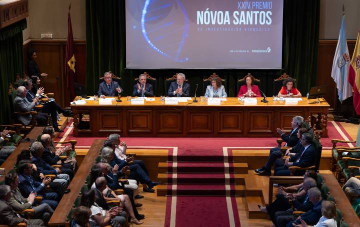 Aspecto de la sala del Pazo de Fonseca durante el acto.