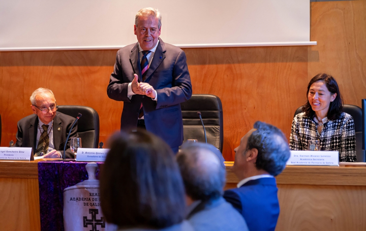 Momento de la intervención del conselleiro de Sanidade, Antonio Gómez-Caamaño.