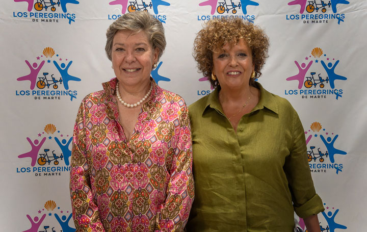 Mercedes Ancochea y Maribel Sevillano, presidenta y vicepresidenta de Los Peregrinos de Marte.