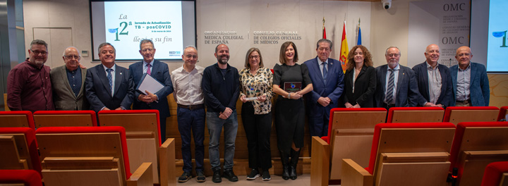 Foto de familia de los galardonados Solidari@s 2024.