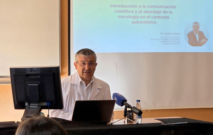 Rafael López durante su intervención en Oncobites.