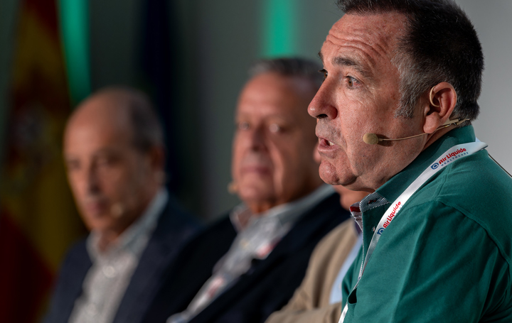 Los tres coordinadores de la jornada: en primer término Joan B. Soriano y, detrás, Julio Ancochea y Marc Miravitlles.