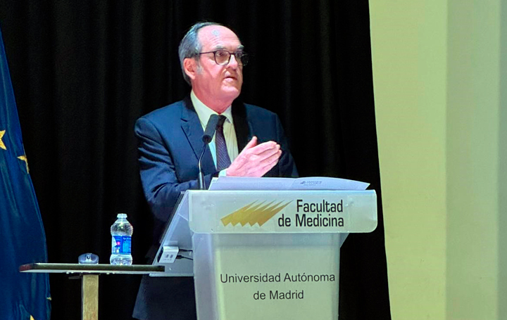 Ángel Gabilondo en el congreso de historia de la enfermería.