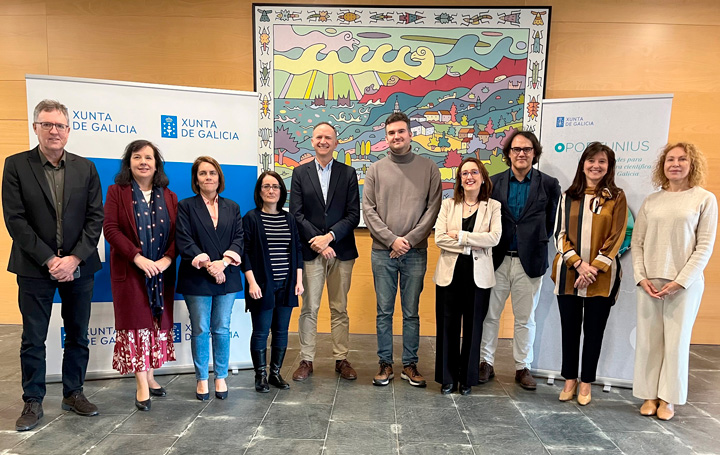 José Luis Mascareñas y Mª Teresa Moreira, directores del CiQUS; Patricia Argerey, directora de la Agencia Galega de Innovación; la química María Giménez, una de las investigadoras retornadas; Diego Peña, otro de los investigadores, también químico; Manuel Souto,otro investigador de Oportunius que se incorporó al CiQUS en septiembre; los recién incorporados Yolanda Prezado, radiofísica, y Carlos Sebastián Villasante, doctor en Economía Aplicada; María José Mariño y Mabel Loza, del CiQUS.