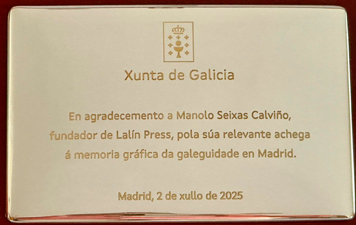 Placa concedida al fotógrafo Manolo Seixas.